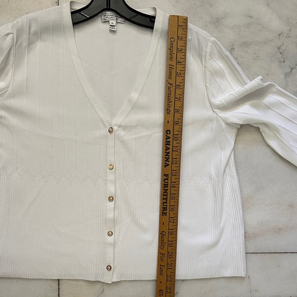Vintage St John elegant White Button-Up Cardigan - Picture 7 of 7